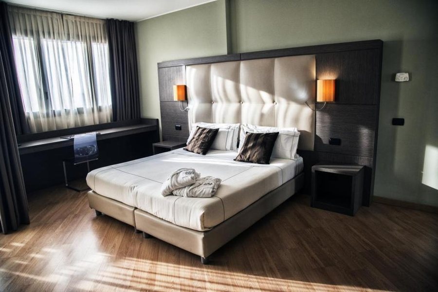 Acca Palace — Guest room