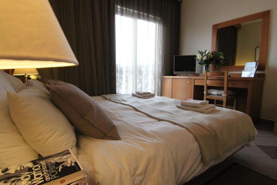 Achillion Athens Hotel — Guest room