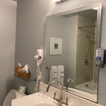 Acqua Hotel Mill Valley — Bathroom