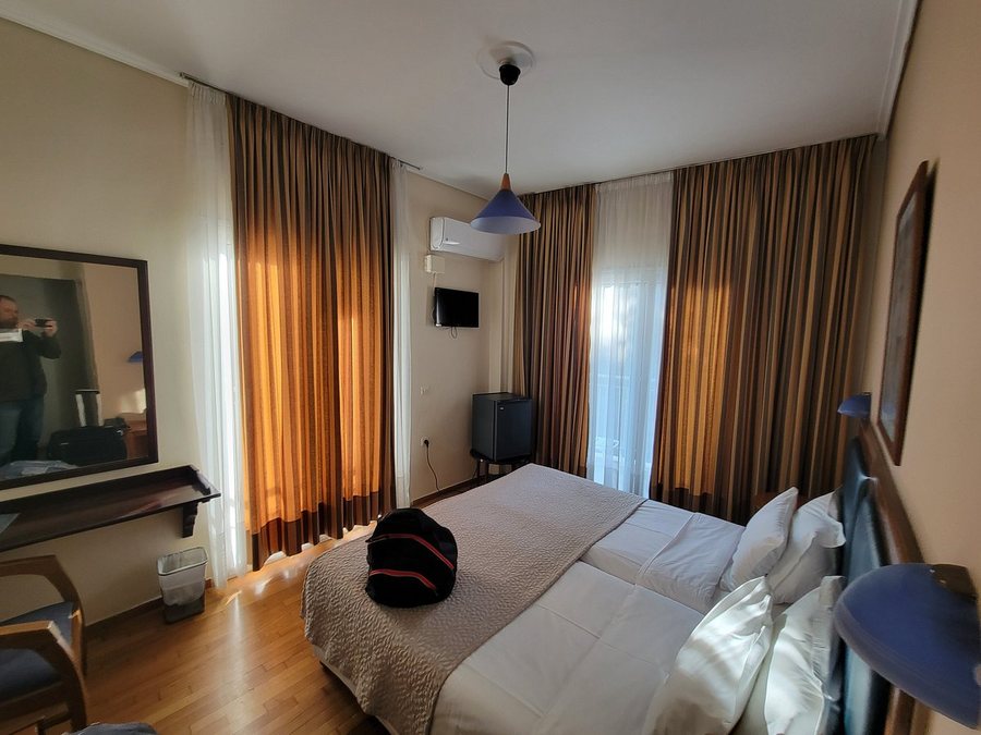 Adams Hotel — Guest room