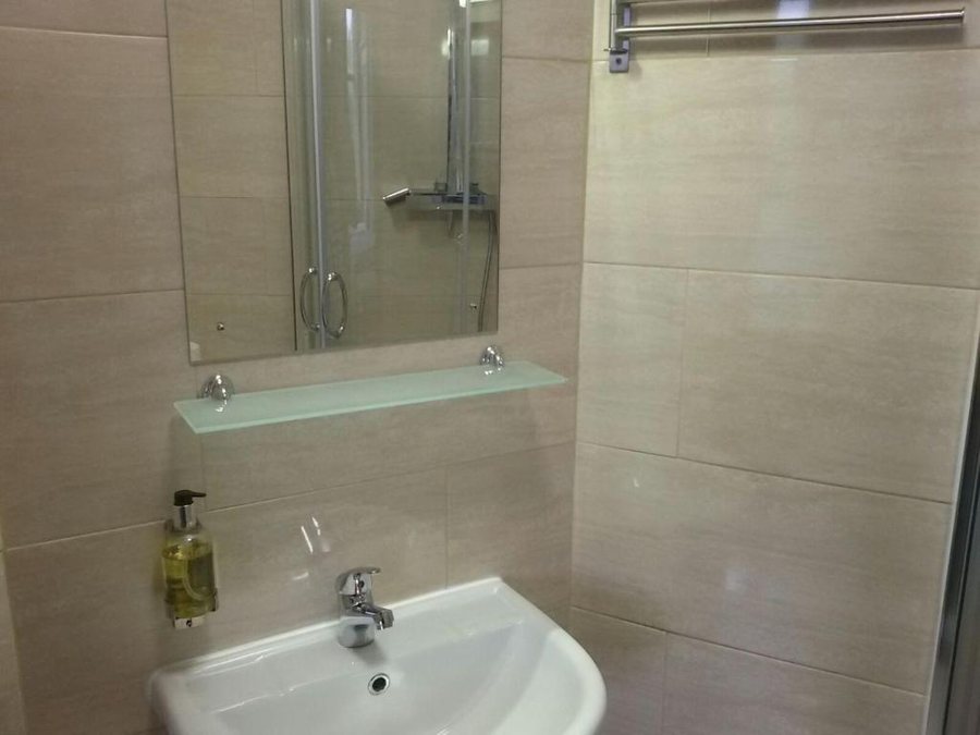 Adelphi Hotel — Bathroom