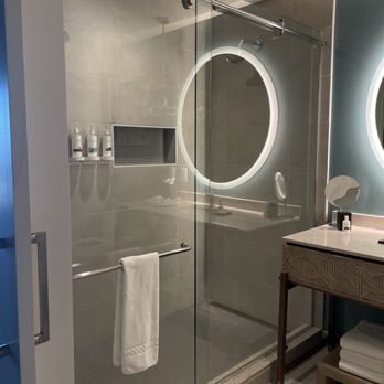 ADERO Scottsdale Resort Autograph Collection — Bathroom