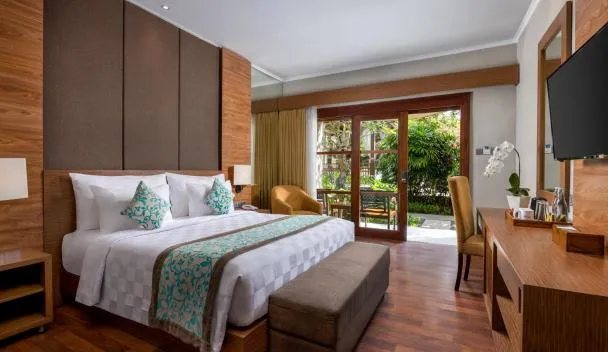 Adhi Jaya Hotel — Guest room