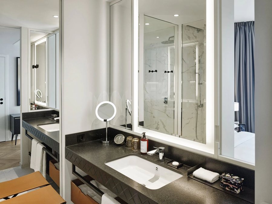 Adina Vienna Belvedere — Bathroom