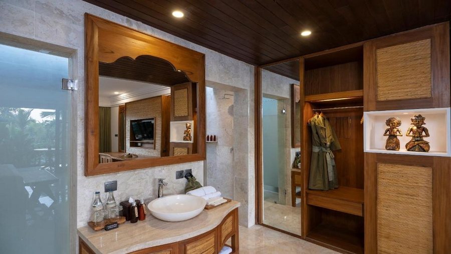 Adiwana Unagi Riverfront — Bathroom