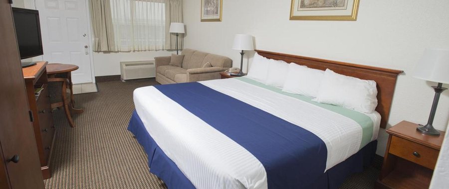 Admiral on Baltimore — Guest room