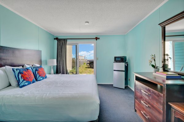 Admiral s Quarters — Guest room