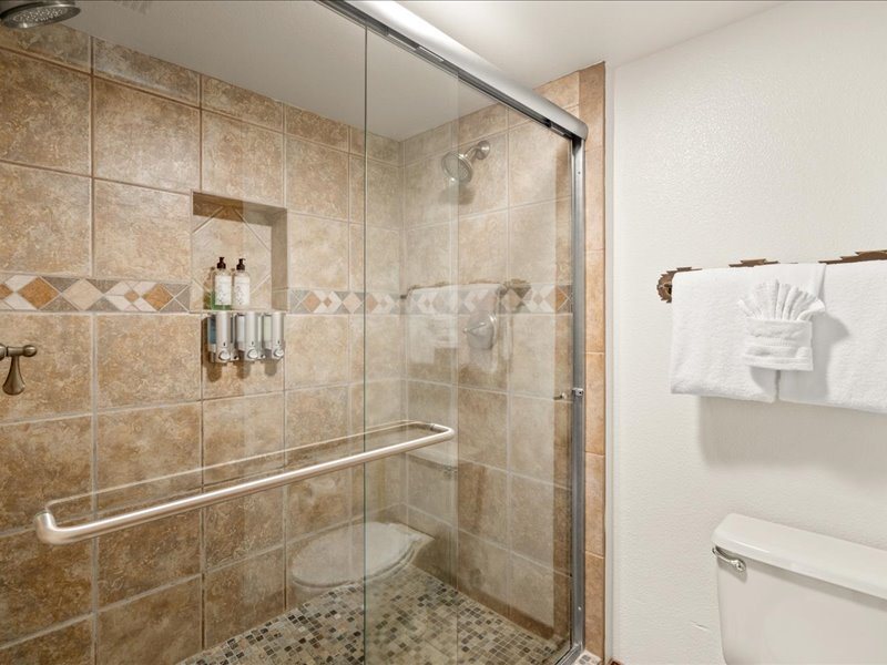 Adobe Village Inn — Bathroom