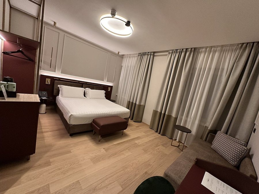 Adoro Hotel — Guest room