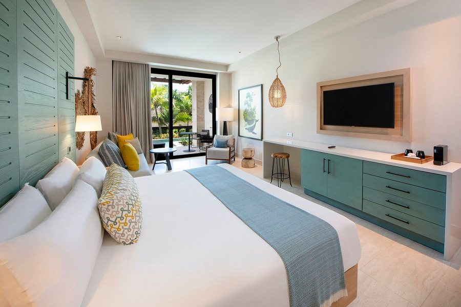 Adults Only Club At Lopesan Costa Bavaro Resort — Guest room