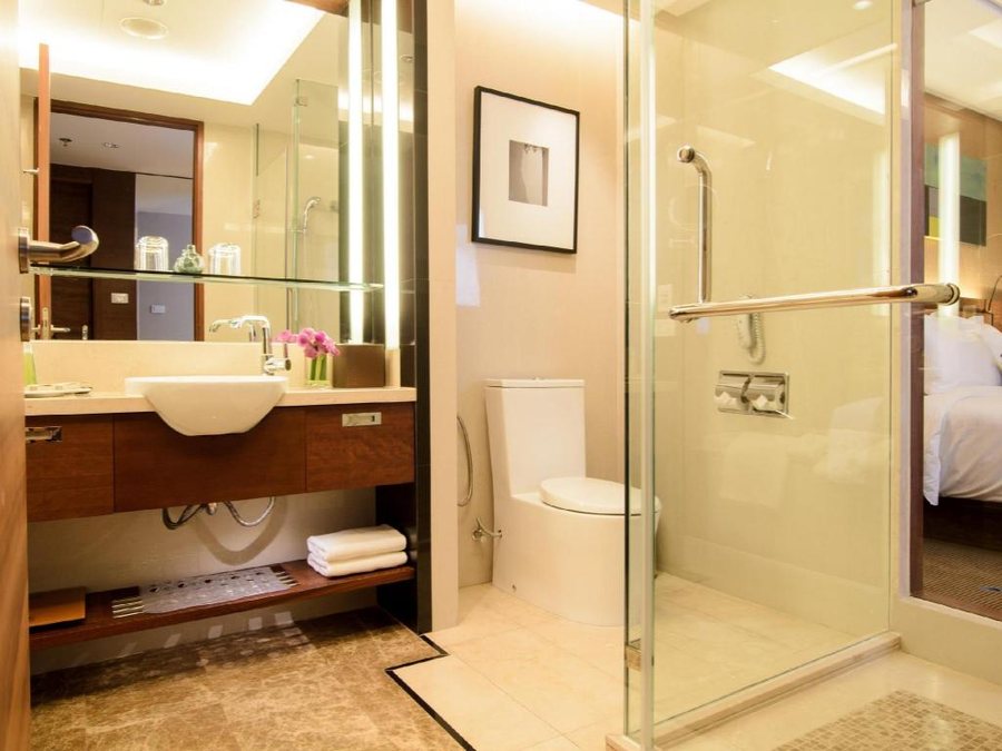 AETAS Lumpini — Bathroom