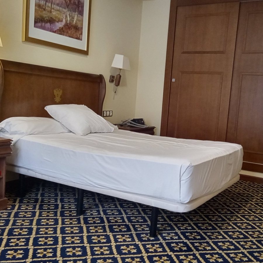 Agora Juan de Austria — Guest room