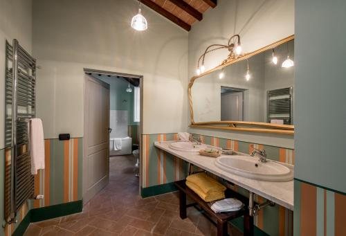 Agriturismo Podere La Rocca — Bathroom