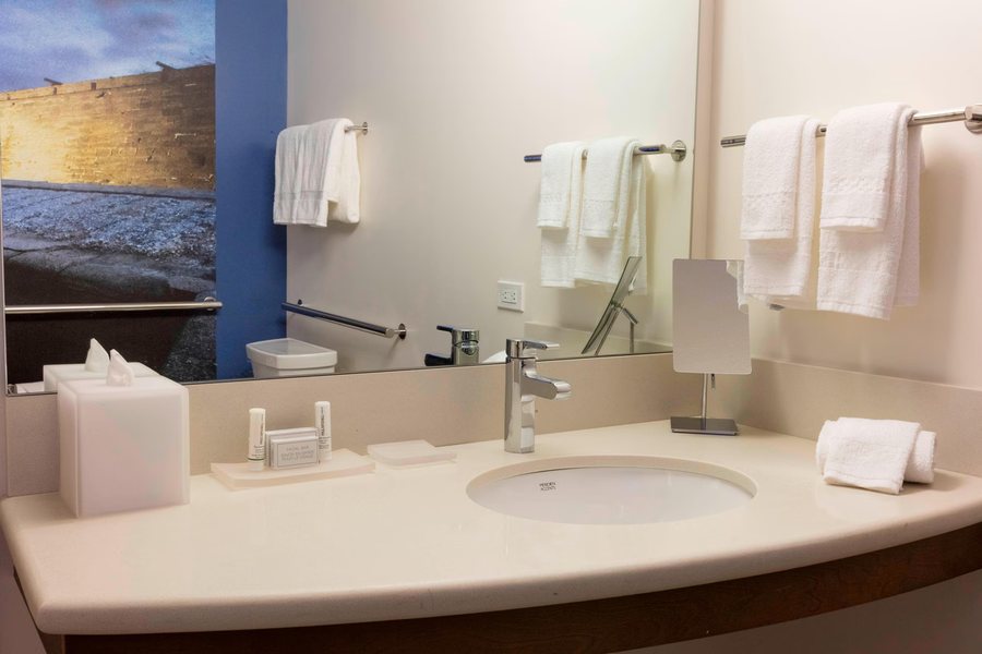 Agustin Inn — Bathroom