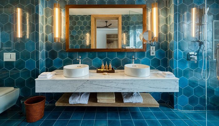 Ahu Bay — Bathroom