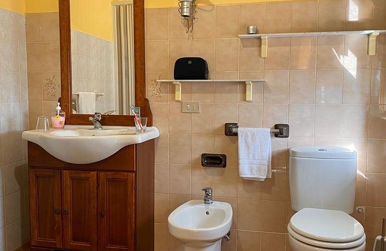Ai Tre Parchi Bed And Bike — Bathroom