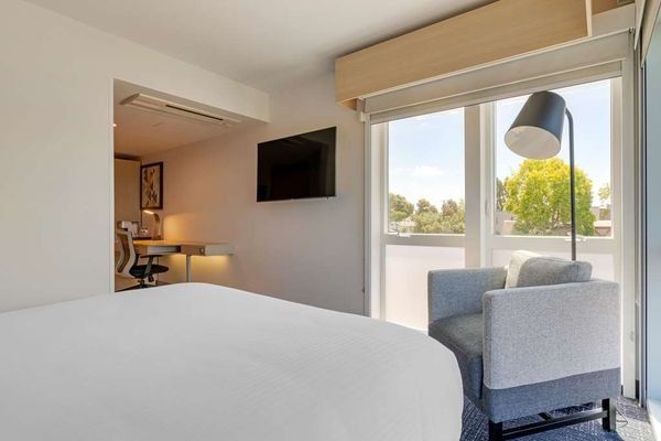 Aiden By Best Western Berkeley — Guest room