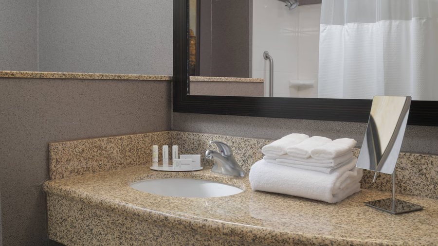 Aiden San Antonio Riverwalk — Bathroom
