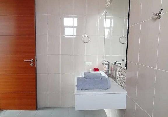 Aim House Bangkok Hotel — Bathroom