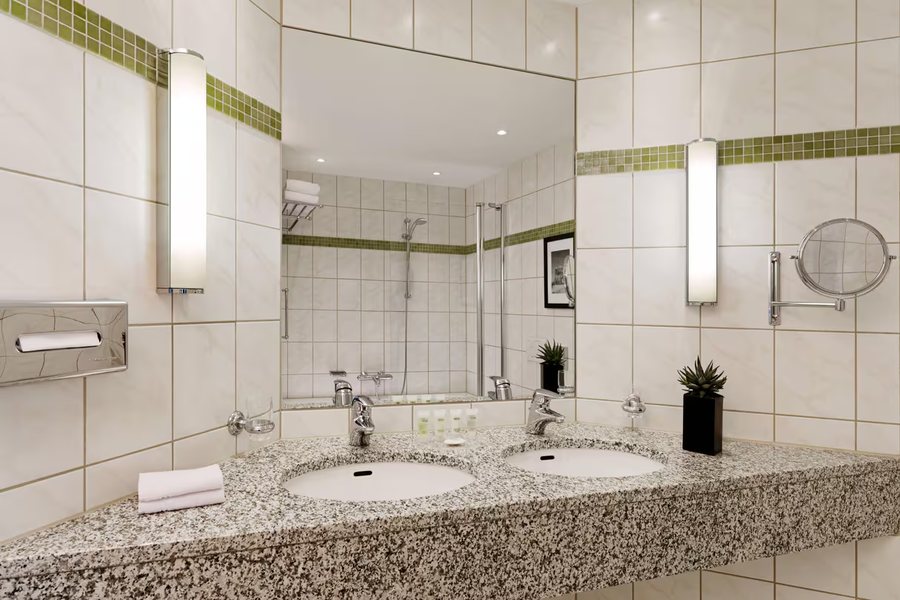 Air in Berlin Hotel — Bathroom