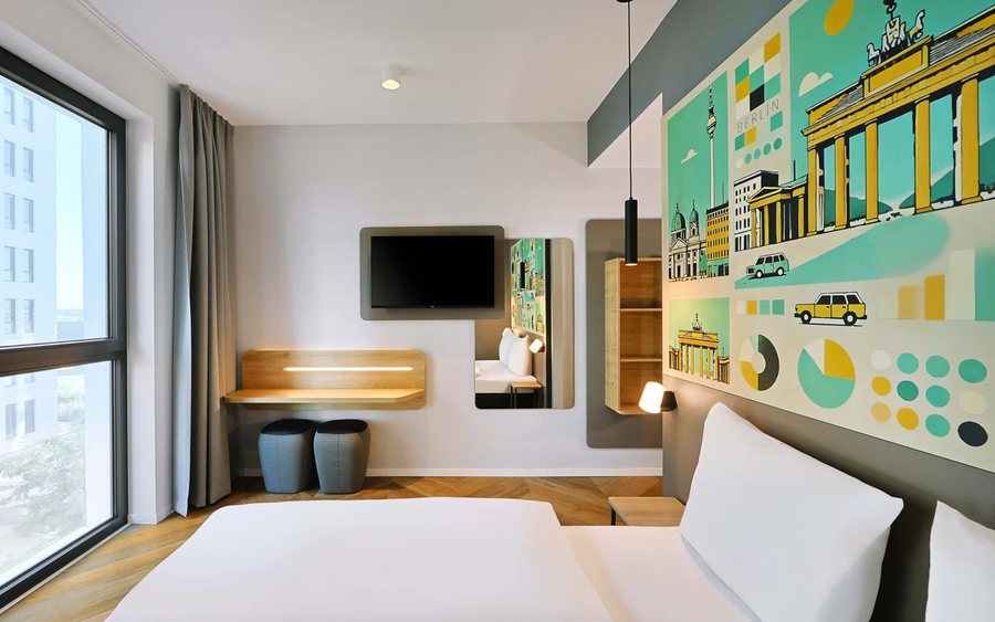 Air in Berlin Hotel — Guest room