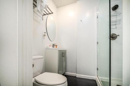 Air Venice On the Beach Los Angeles California — Bathroom