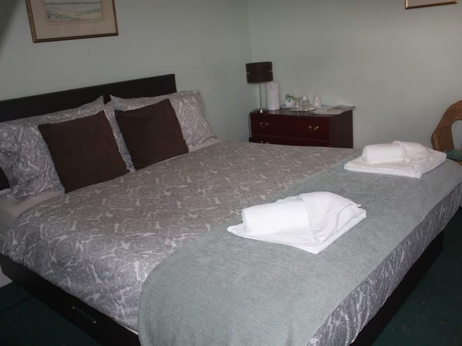 Airdenair Guest House — Guest room