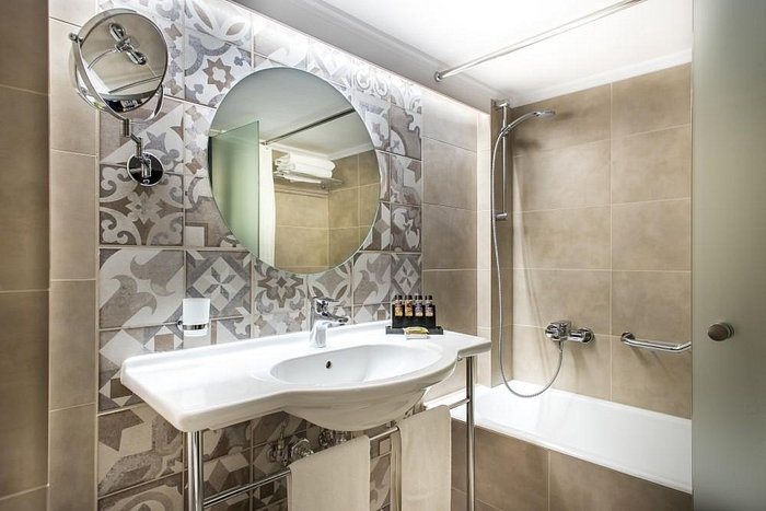Airotel Parthenon — Bathroom