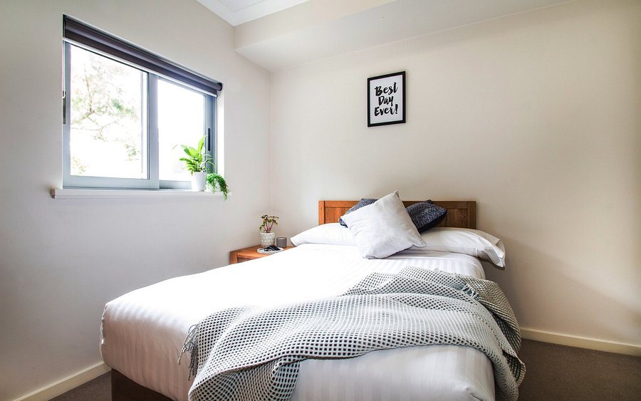Airport Apartments By Vetroblu — Guest room