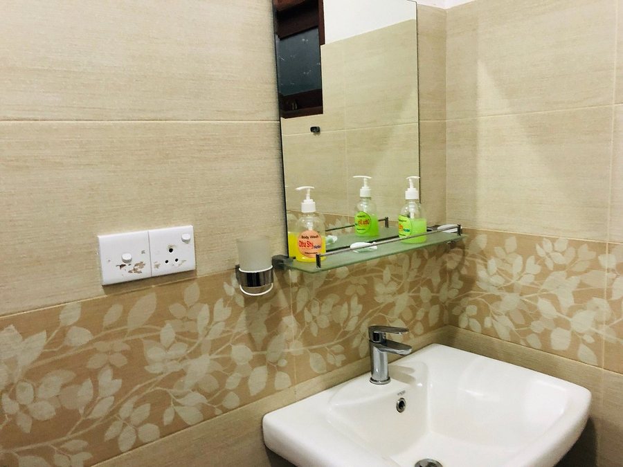 Airport Resort — Bathroom