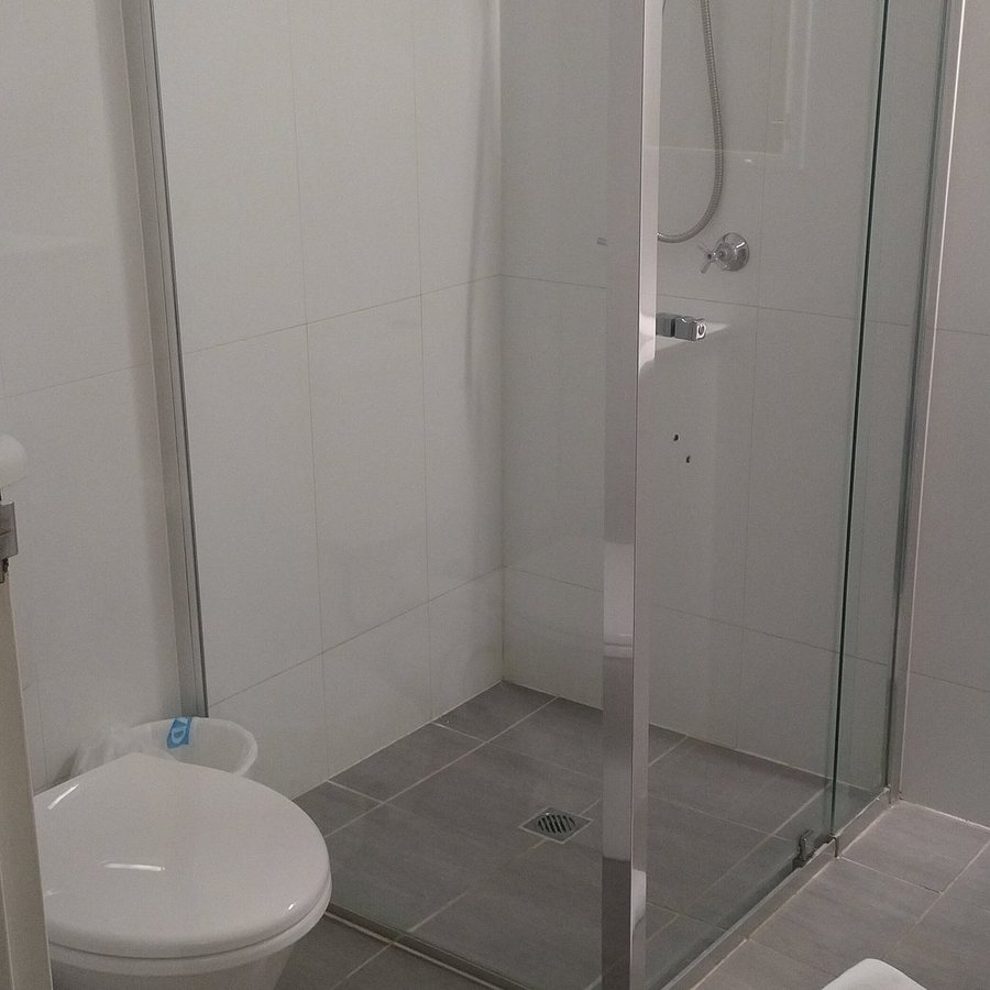 Airway Motel Brisbane — Bathroom