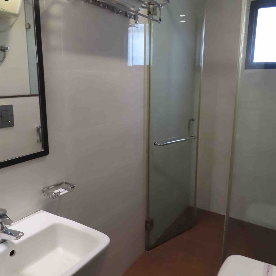 Aiwan E Shahi — Bathroom