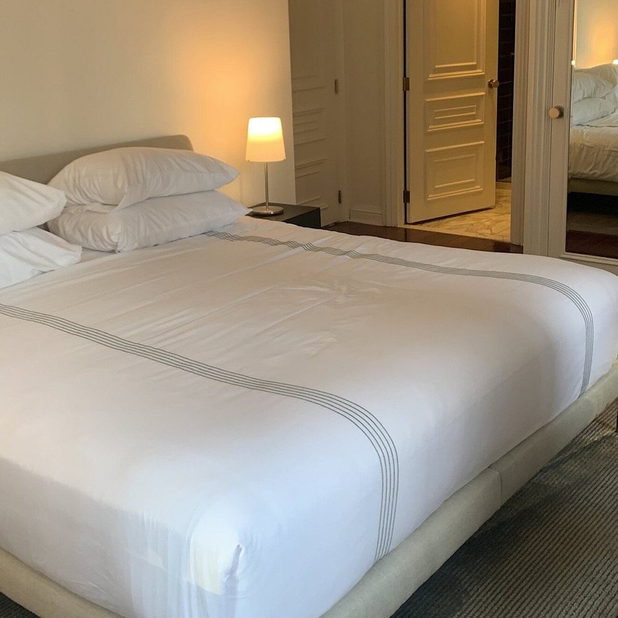 Aka Sutton Place — Guest room