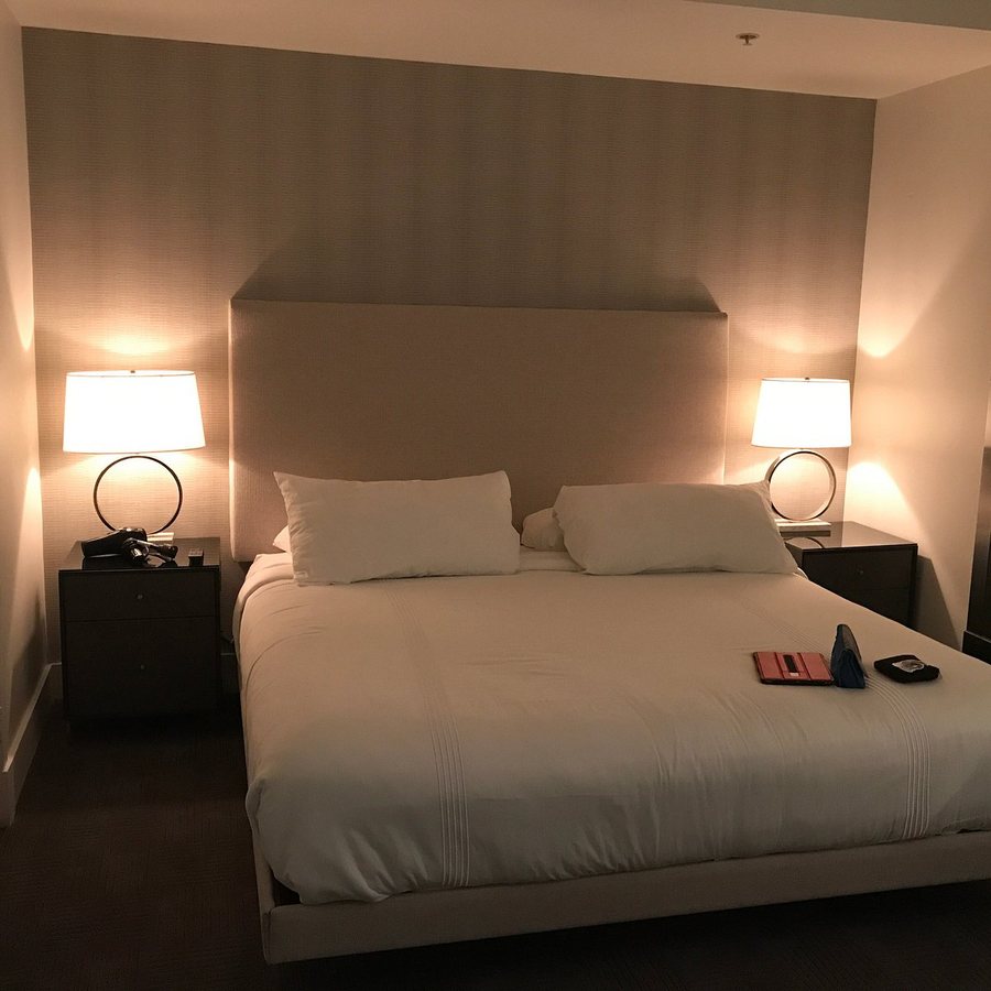 AKA White House — Guest room