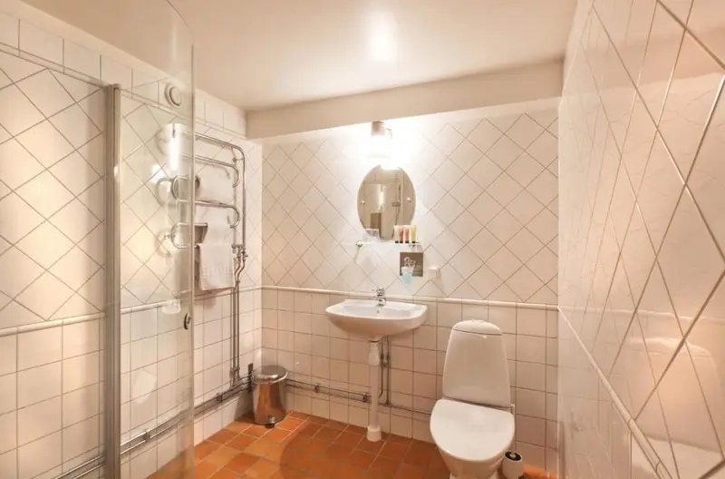 Akeshofs Slott — Bathroom