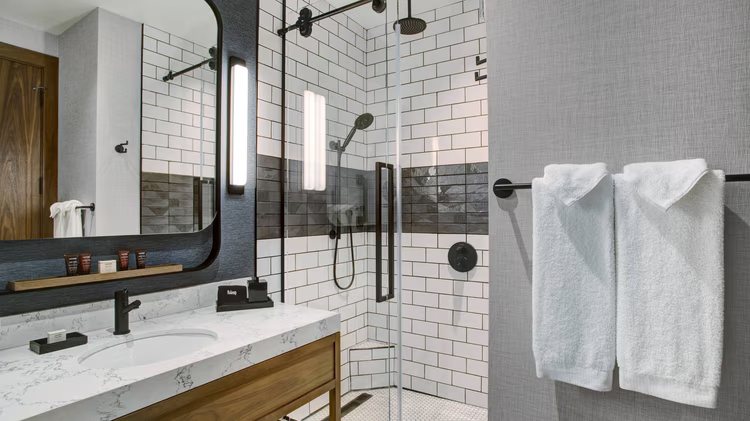 Aksarben Suites Trademark Collection — Bathroom