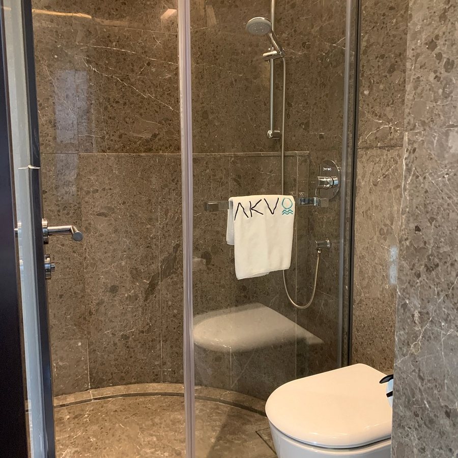 AKVO Hotel — Bathroom