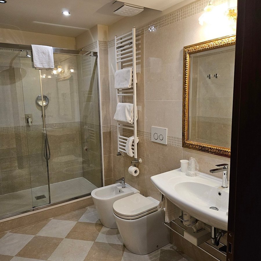 Al Ponte Antico Hotel — Bathroom