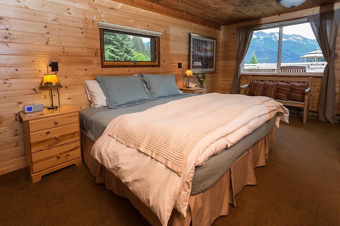 Alaska Fishing Lodges Adventures Wilderness Place Lodge — Guest room