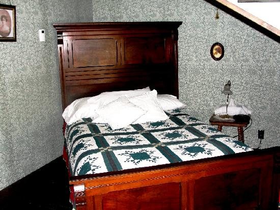 Alaska Heritage House — Guest room