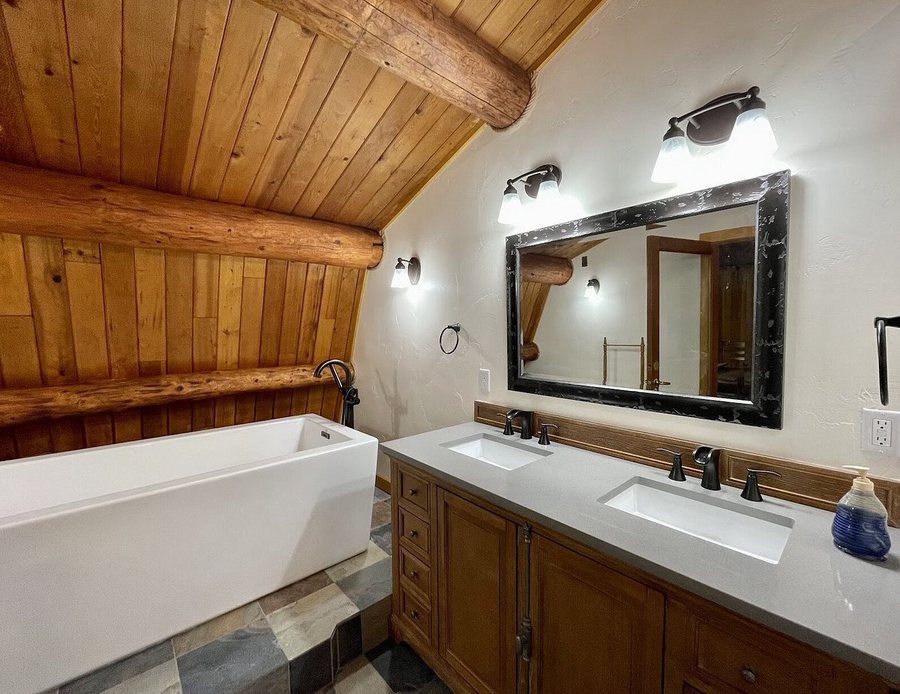 Alaska Redfish Lodge — Bathroom