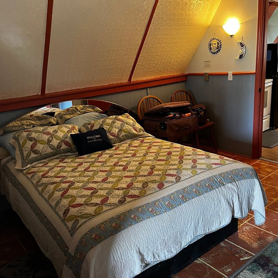 Alaska s Point of View — Guest room