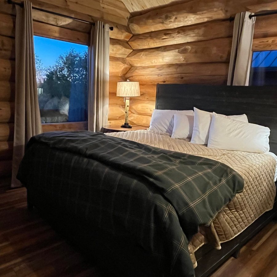 Alaska Trophy Adventures Lodge — Guest room