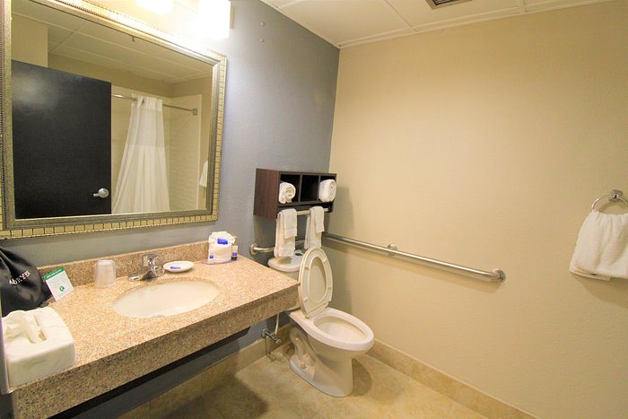 Albemarle Inn — Bathroom