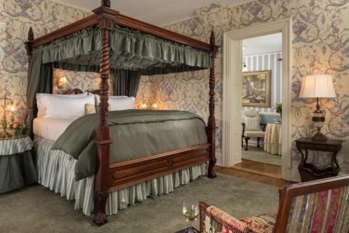 Albemarle Inn — Guest room