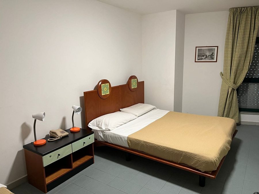 Albergo Athenaeum — Guest room