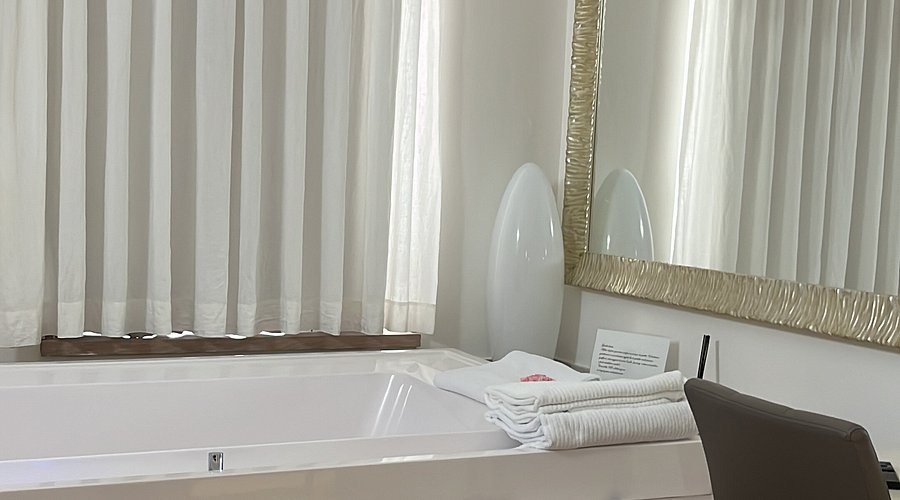 Albergo Conte Max — Bathroom