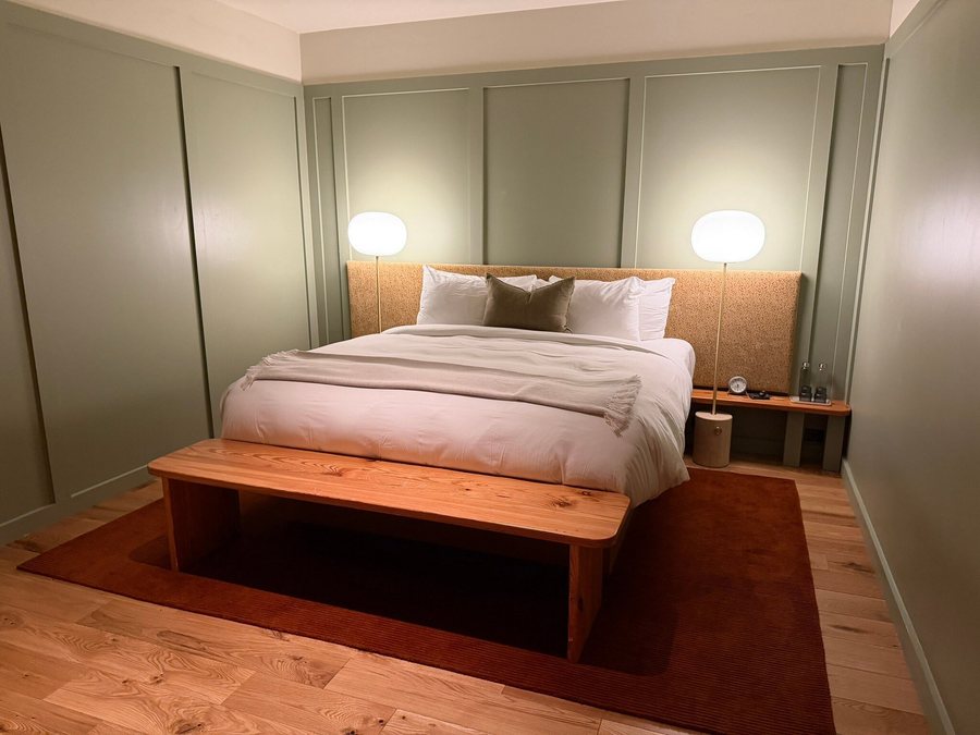 Albert Hotel — Guest room
