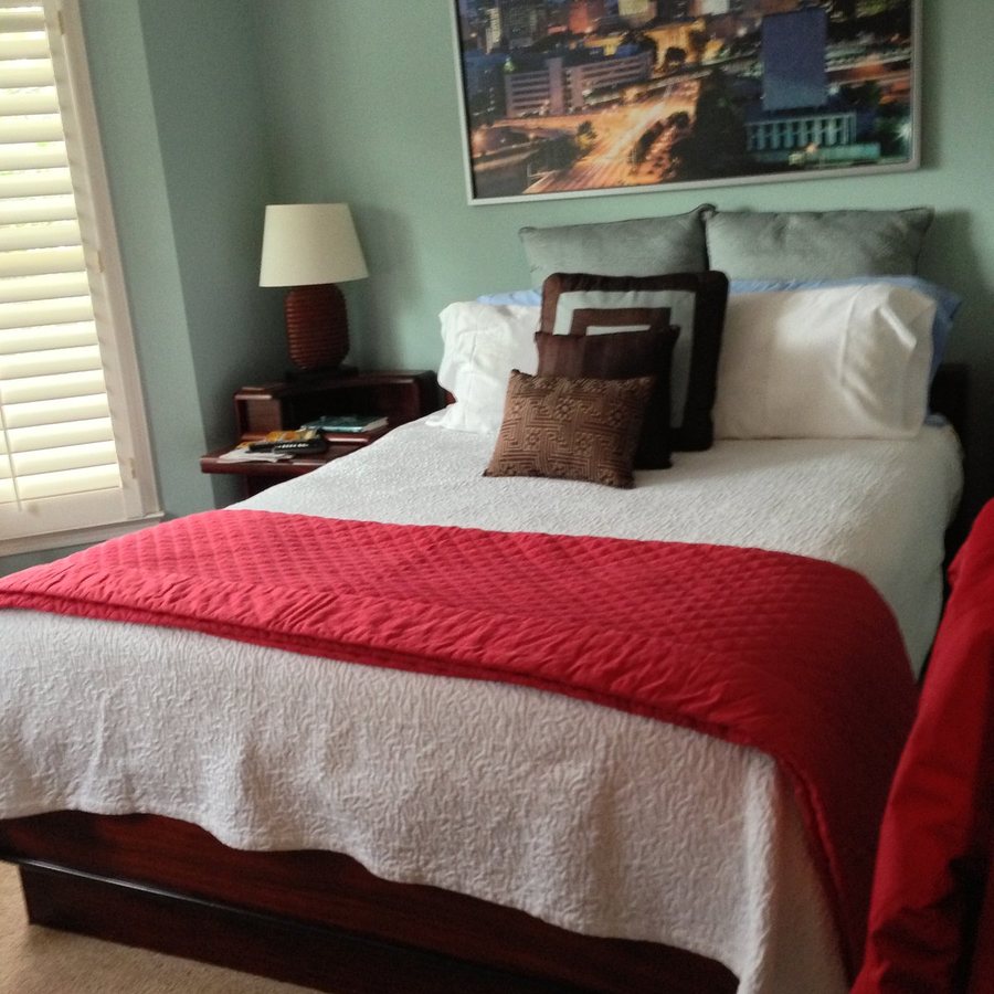 Alecia B B — Guest room
