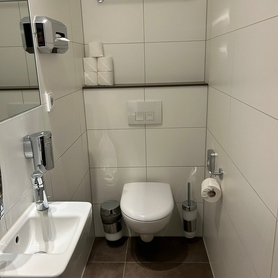 Aletto Kudamm — Bathroom